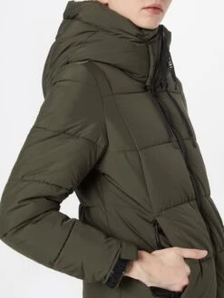 Khujo Manteaux Dhiver Manteau D’hiver Deria Femme Olive 9 Khujo Manteaux Dhiver Manteau D’hiver Deria Femme Olive -Khujo Boutique 4e15b4f50064977da81eef99b06ae141