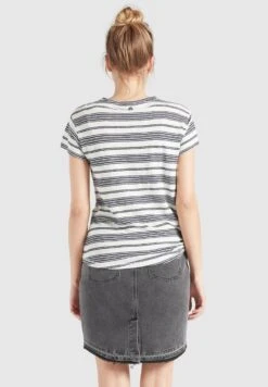 Khujo T-shirts T-shirt MATAMA Femme Marine / Blanc 11 Khujo T-shirts T-shirt MATAMA Femme Marine / Blanc -Khujo Boutique 92b76a446b5a48ca2449bb94c8257827