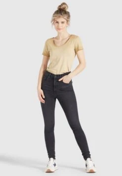Khujo T-shirts T-shirt PERGOLA Femme Jaune Clair 10 Khujo T-shirts T-shirt PERGOLA Femme Jaune Clair -Khujo Boutique a58dc780760d44ee75c774e2894f191b
