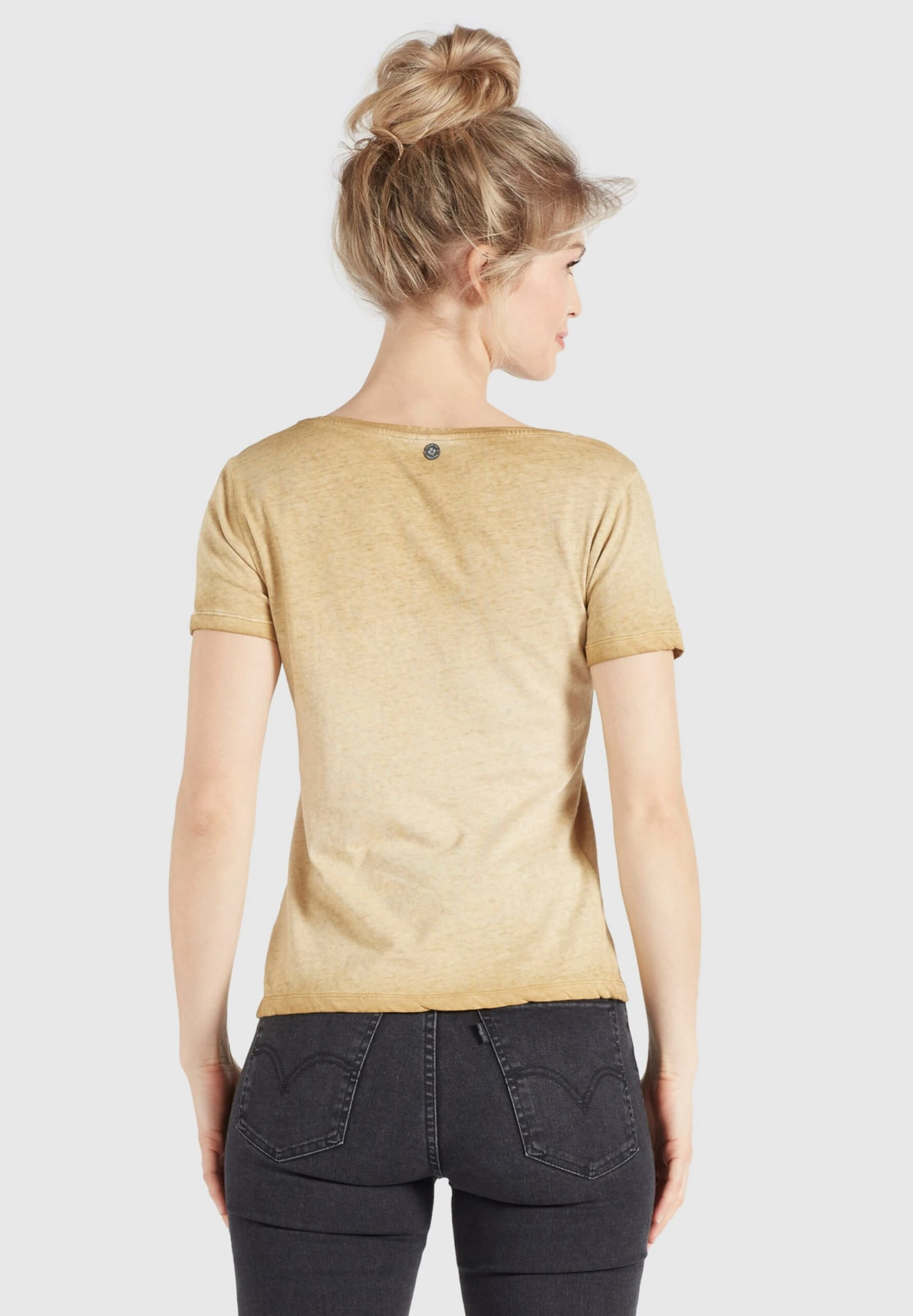 Khujo T-shirts T-shirt PERGOLA Femme Jaune Clair 5 Khujo T-shirts T-shirt PERGOLA Femme Jaune Clair - Image 5